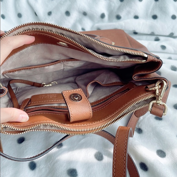 Michael Kors Crossbody Handbag Brown Leather - Picture 6 of 10